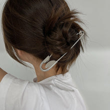 Load image into Gallery viewer, Oversized Vintage Safety Pin Hair Clips