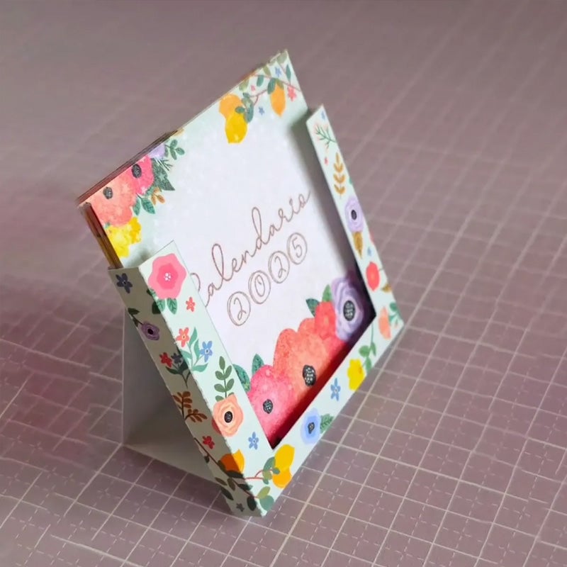 2025 Bloomy Flowers Desk Calendar📅