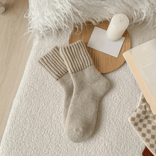 Load image into Gallery viewer, 5 Pairs of Thick and Comfortable Socks