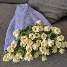 Load image into Gallery viewer, Rose Bouquet Blanket