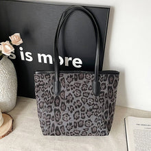 Load image into Gallery viewer, Leopard Print Tote Bag