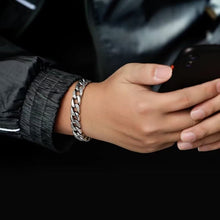 Load image into Gallery viewer, Six-Syllable Mantra Spinner Bracelet