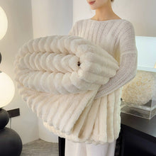 Load image into Gallery viewer, Thickened Plush Nap Blanket
