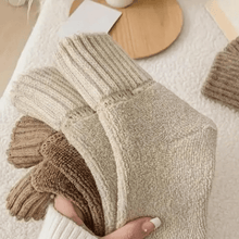 Load image into Gallery viewer, 5 Pairs of Thick and Comfortable Socks
