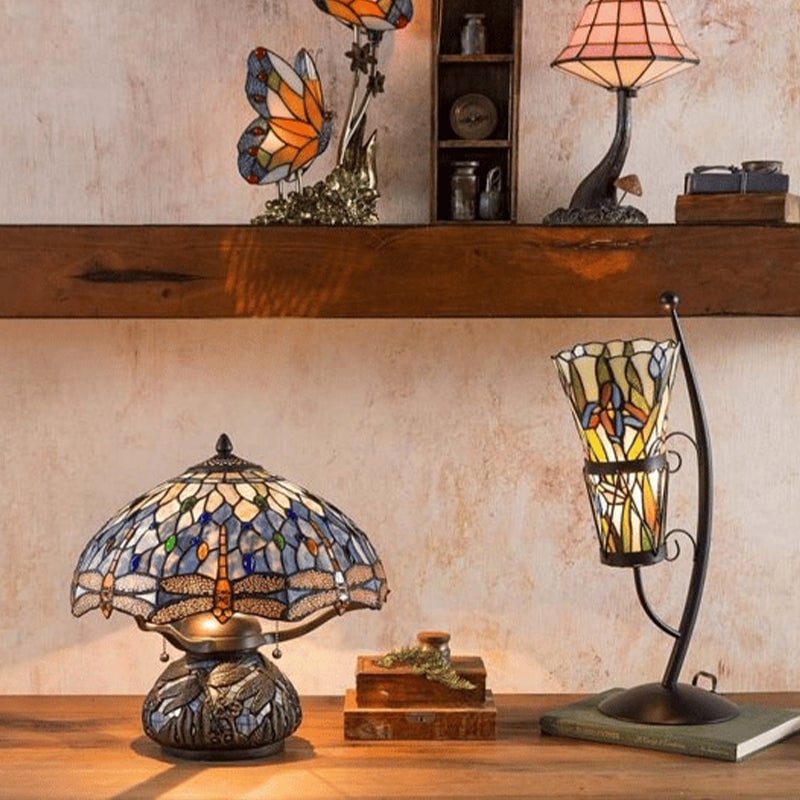 Tiffany-style Dragonfly Table Lamp