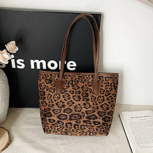 Load image into Gallery viewer, Leopard Print Tote Bag