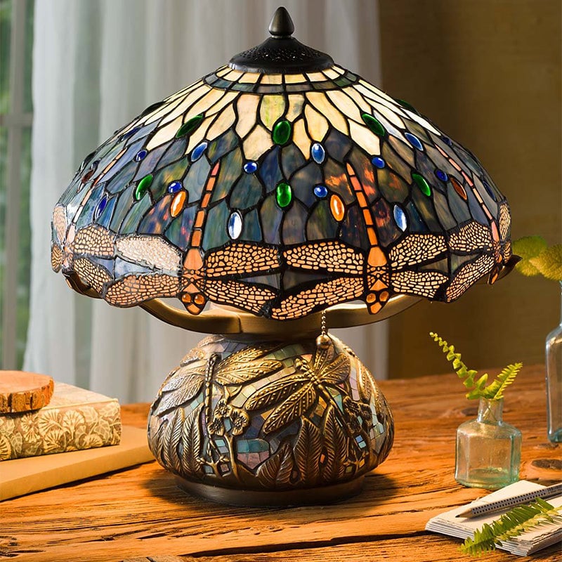 Tiffany-style Dragonfly Table Lamp
