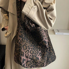 Load image into Gallery viewer, Women's Fashion Leopard Pattern Tote Bag