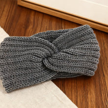 Load image into Gallery viewer, Hand-Knitted Warm Yarn Headband