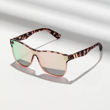 Load image into Gallery viewer, Women's Flat Top Sunglasses