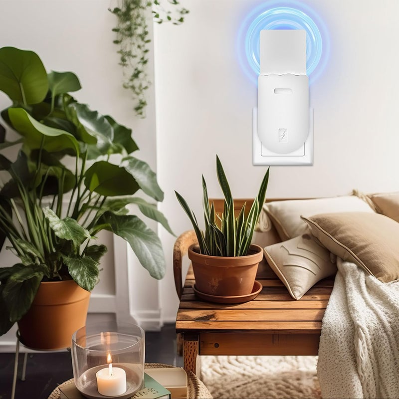 Plug-in Flying Insect Trap with Light
