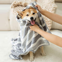 Load image into Gallery viewer, Striped Pattern Pet Bath Towel