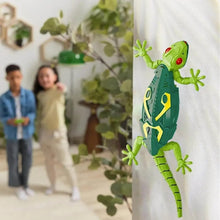 Load image into Gallery viewer, Electric Lizard Toy with LED Glowing Eyes