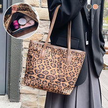Load image into Gallery viewer, Leopard Print Tote Bag
