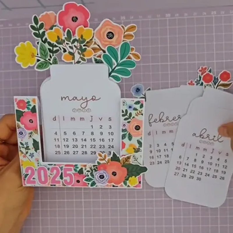 2025 Bloomy Flowers Desk Calendar📅