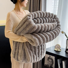 Load image into Gallery viewer, Thickened Plush Nap Blanket
