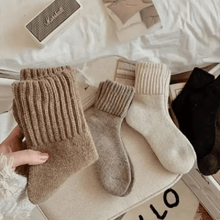Load image into Gallery viewer, 5 Pairs of Thick and Comfortable Socks