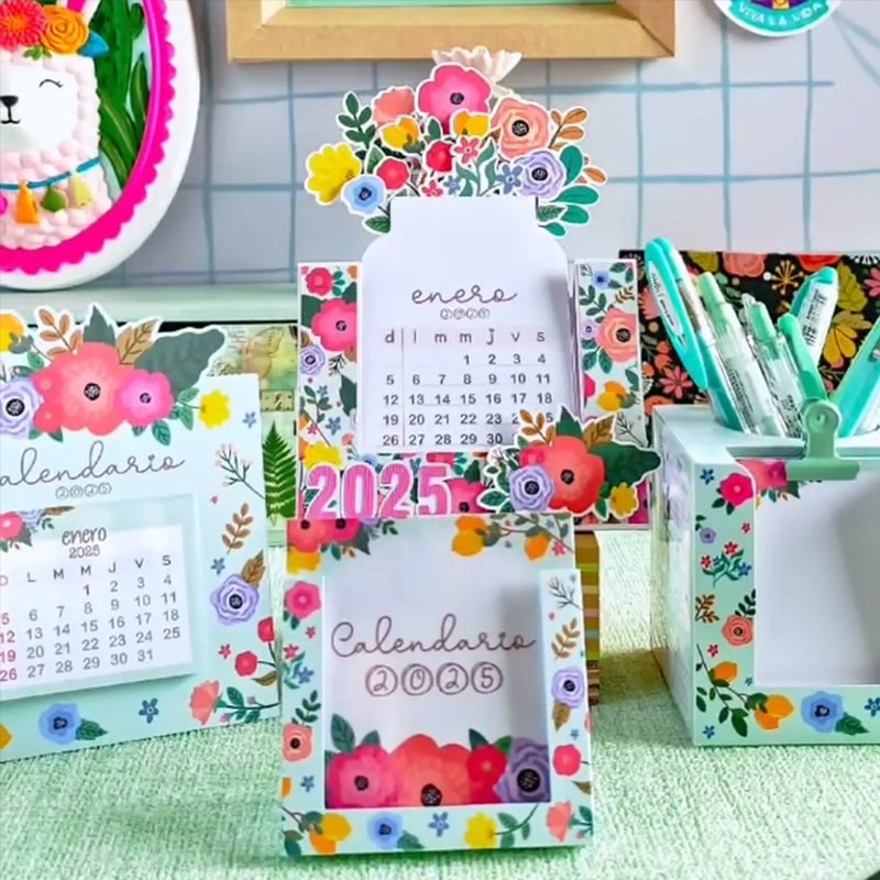 2025 Bloomy Flowers Desk Calendar📅