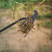 Load image into Gallery viewer, Garden Weed Pulling Tool