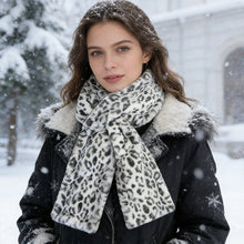 Load image into Gallery viewer, Hidden Zipper Pocket Scarf